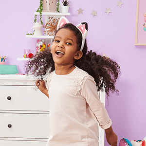 Gabby's dollhouse | le magiche orecchiette di gabby - role play divertente - Chicco