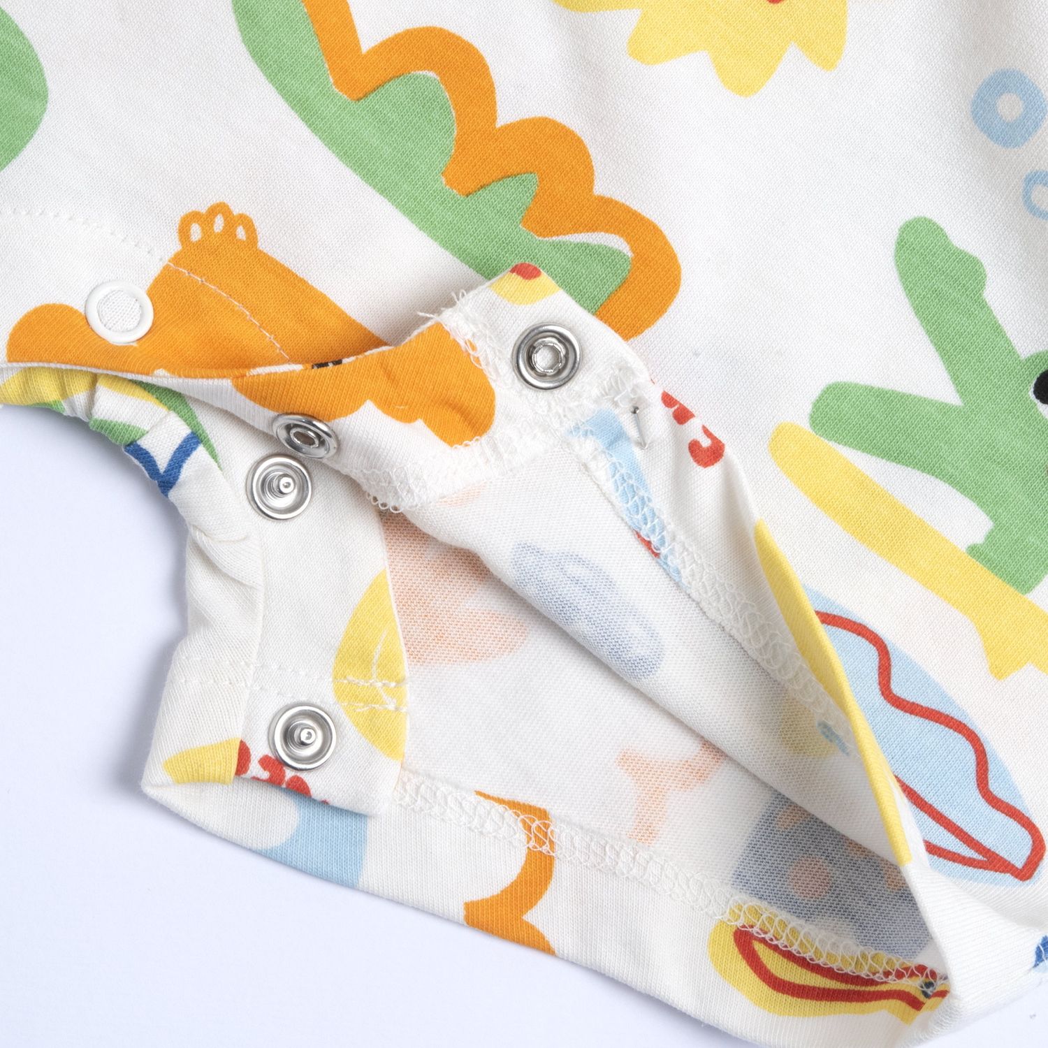 Pagliaccetto, apertura sulla schiena e a patello - Chicco