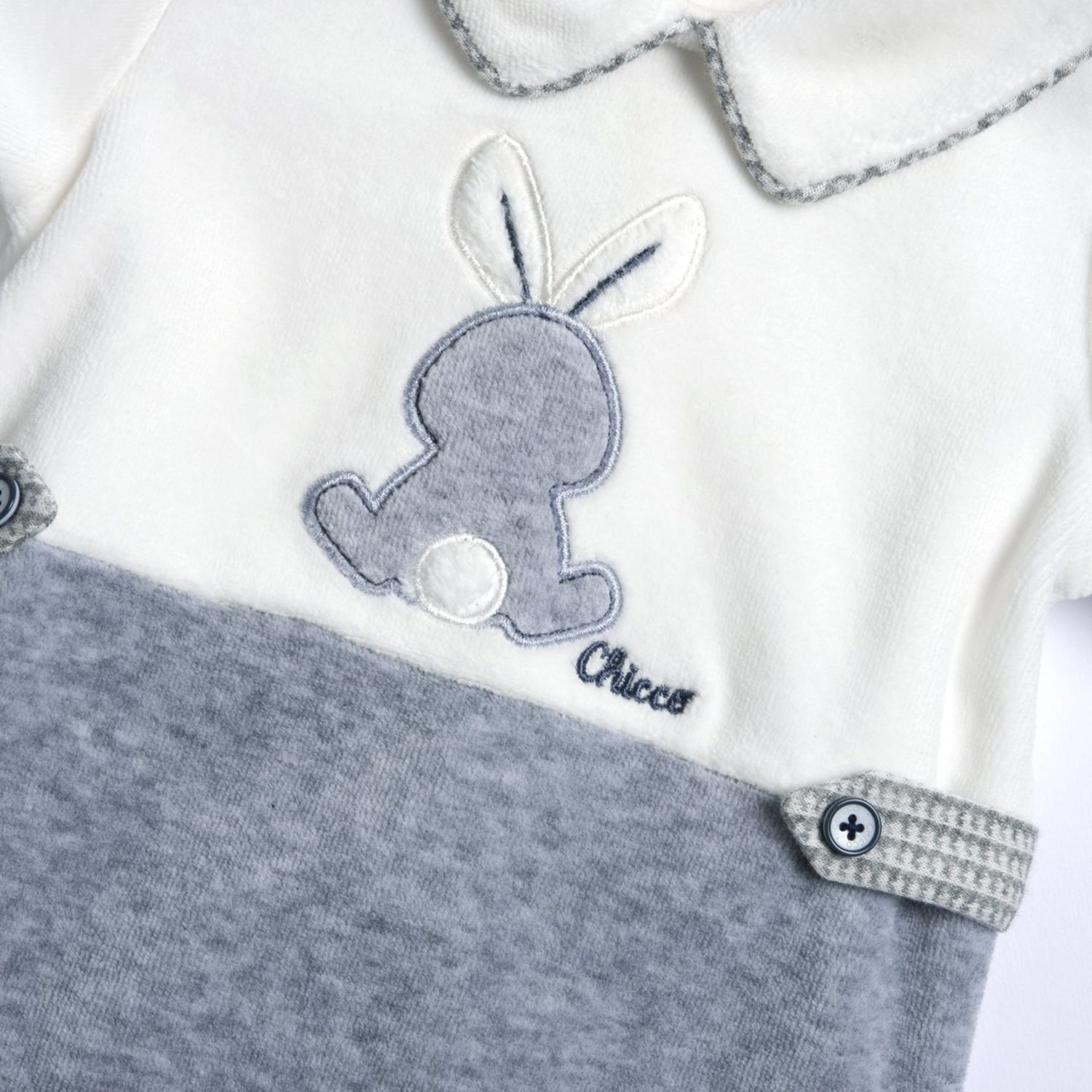 Tutina con apertura patello con coniglietto - chicco - Chicco