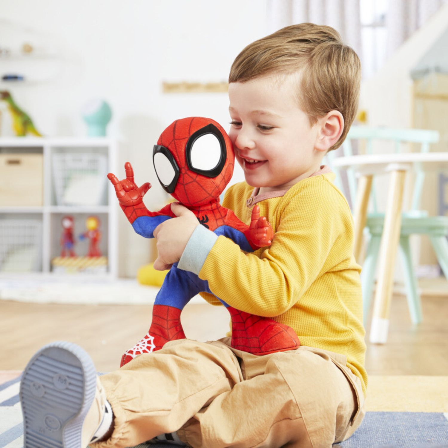 Hasbro marvel spidey e i suoi fantastici amici, spidey balla e gattona, peluche interattivo con 20 frasi e suoni, 2 canzoni - Spidey