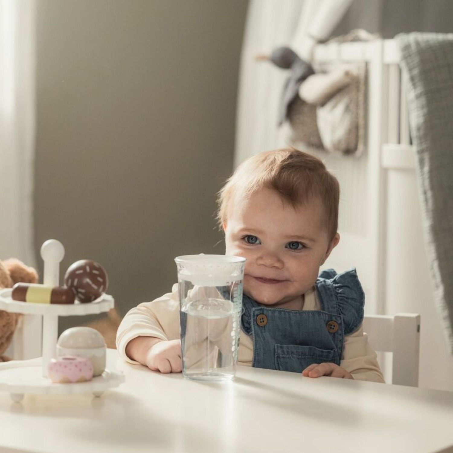 Mam easy to drink cup 360° (290 ml), tazza bambini 8m+ con valvola 360° a prova di perdita, neutro - Mam