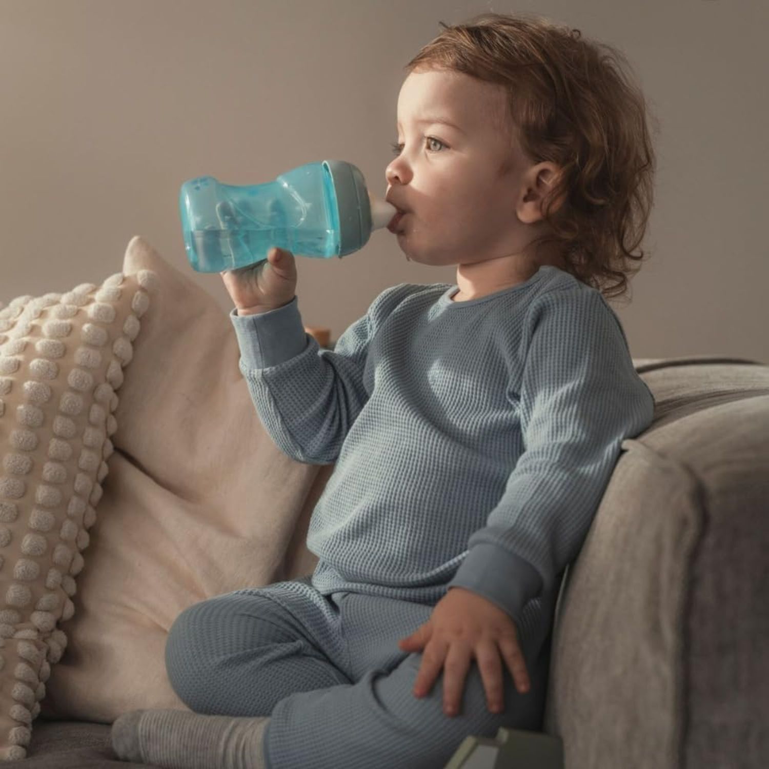 Mam fun to drink cup night tazza bambini 270 ml, manici che si illuminano al buio, beccuccio extra-morbido anti-goccia e valvola flusso libero, rosa - Mam
